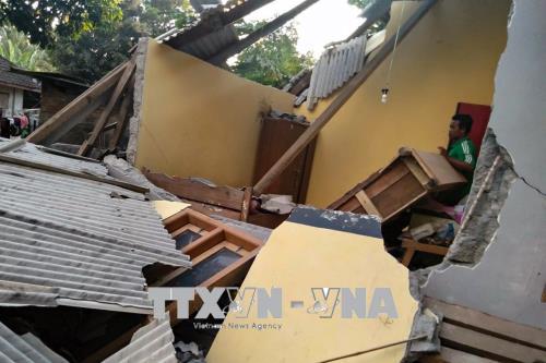 Ít nhất 50 người thương vong trong vụ đất tại Indonesia